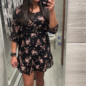 Black floral dress with belt - Medium